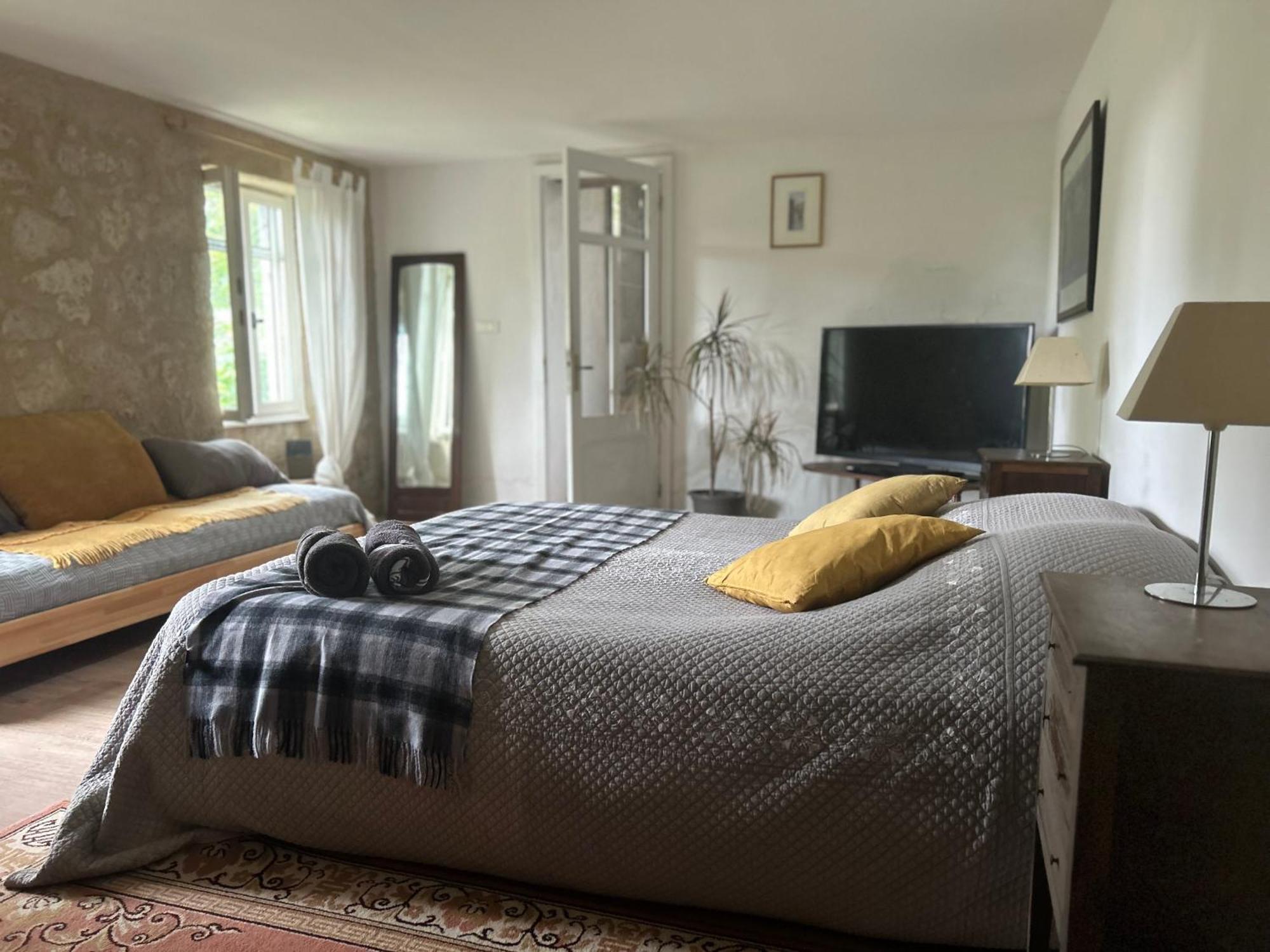 Moncrabeau Pedauge B&B 외부 사진